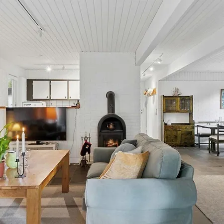 3 Bedroom Cozy In Tatil Evi Højby
